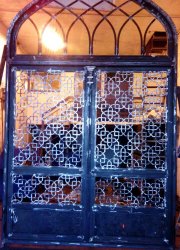 در دولنگه گره سازی شده امامزاده احمد بلوار پانزده خرداد قم