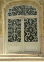 درب دولنگه گره سازی شده ساختمان اداره اوقاف بلوارپانزده خرداد قم